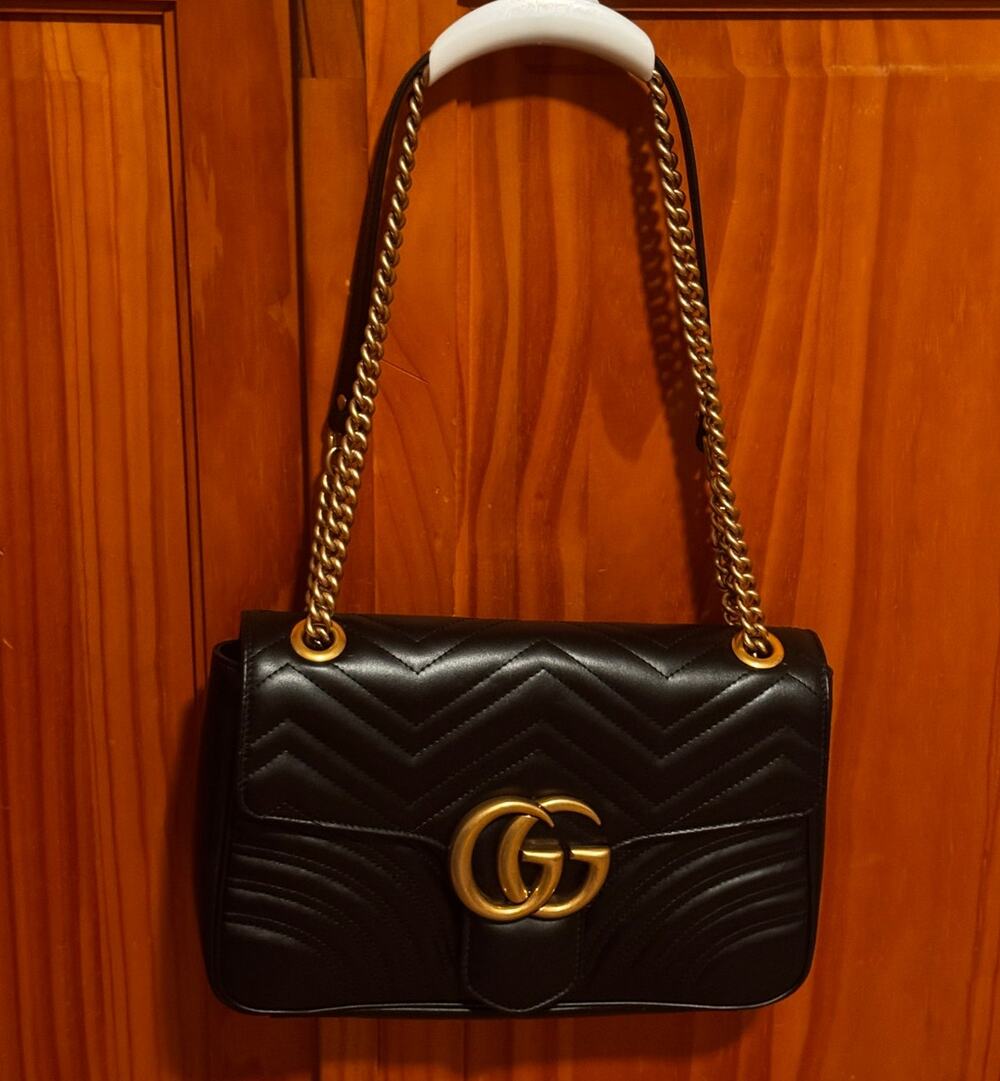 Gucci GG Marmont Medium Shoulder Bag Black Leather Heart Quilted - Excellent